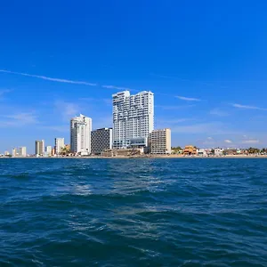 Courtyard By Marriott Hotel Mazatlán